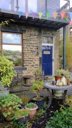 The Cabin: Great Views,Garden,Close to Town, Quiet
